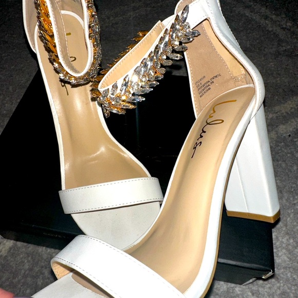 Lulus wedding heels Mylan rhinestone sz 8 - Picture 3 of 4
